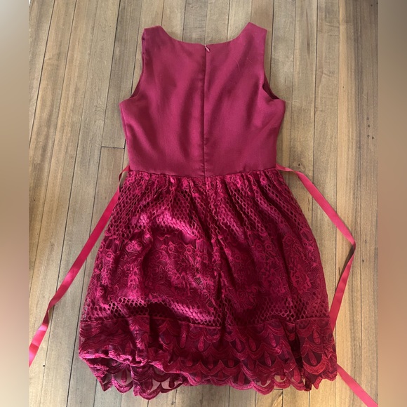 Red dress - Picture 2 of 4